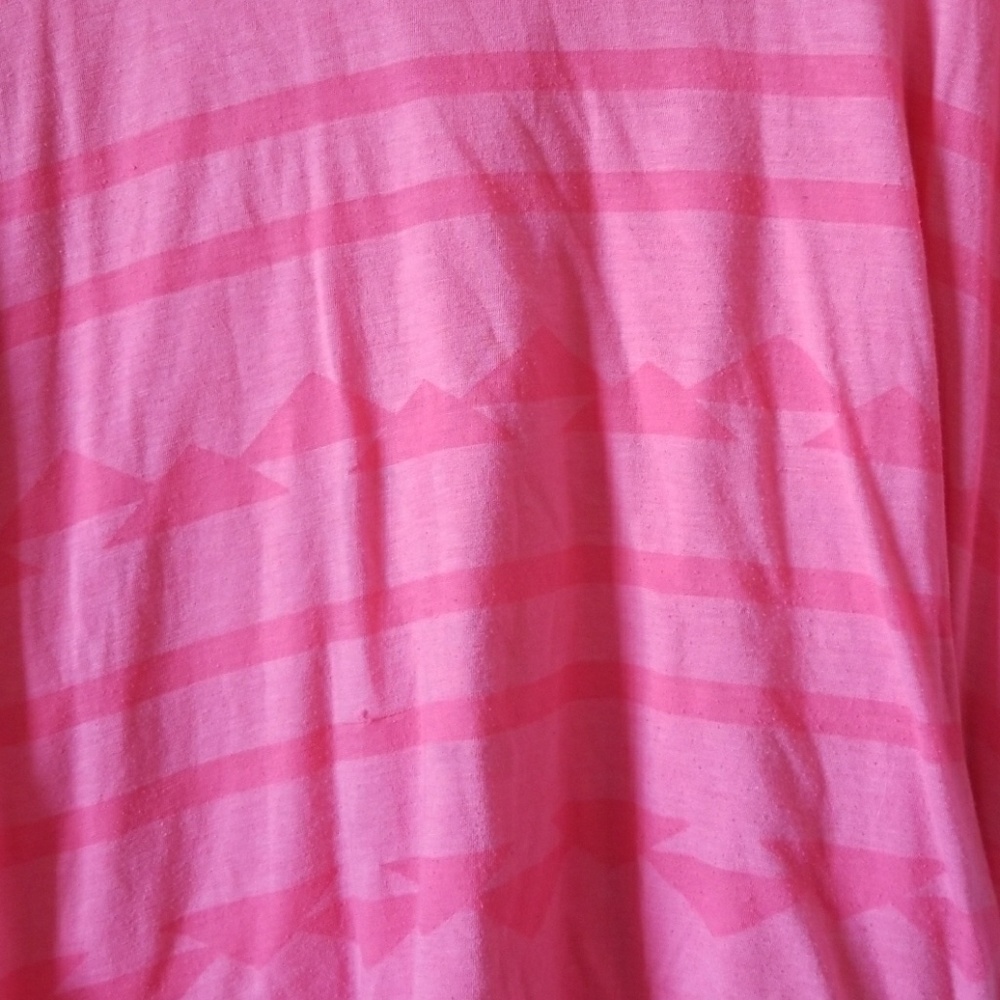 Pink patterned tee - Picture 2 of 3